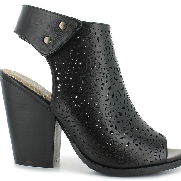 Shoes - Size 12 High Heel Shoe